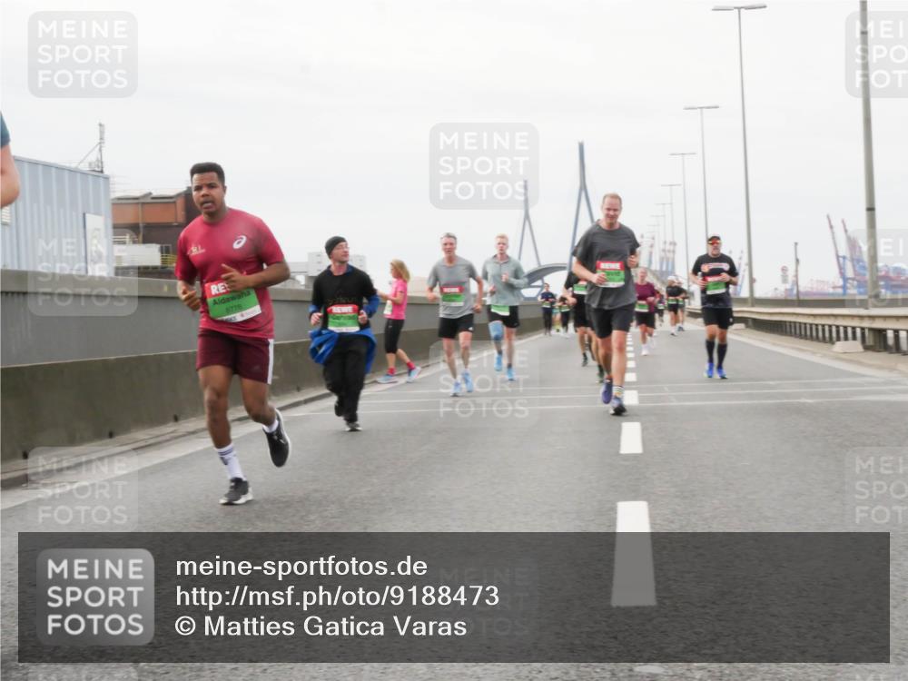 03.10.2025 - Köhlbrandbrückenlauf Matties Gatica Varas http://msf.ph/oto/9188473 03.10.2025 15:54:24 Position 3 8776 meine-sportfotos.de