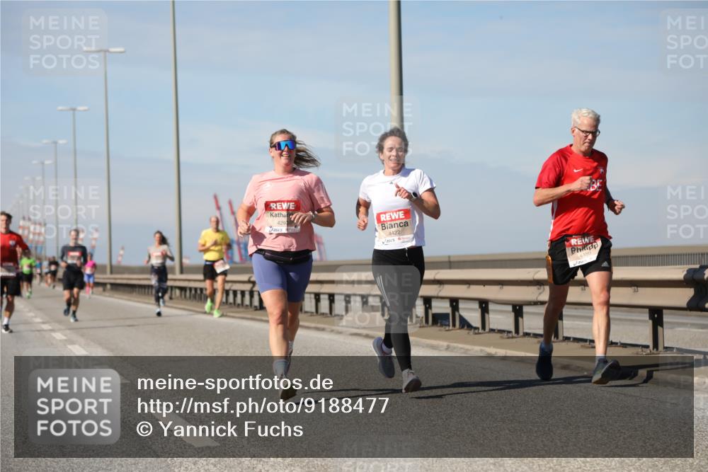 03.10.2025 - Köhlbrandbrückenlauf Yannick Fuchs http://msf.ph/oto/9188477 03.10.2025 11:47:39 Position 3 4291, 4422, 4480 meine-sportfotos.de