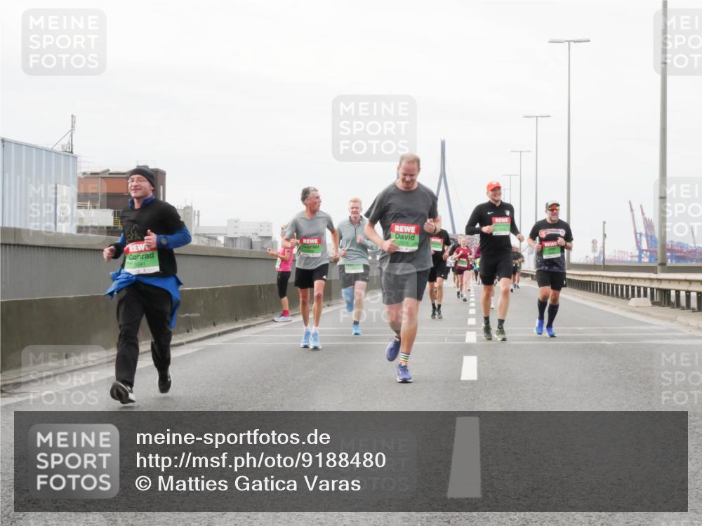 03.10.2025 - Köhlbrandbrückenlauf Matties Gatica Varas http://msf.ph/oto/9188480 03.10.2025 15:54:26 Position 3 9341, 7515 meine-sportfotos.de