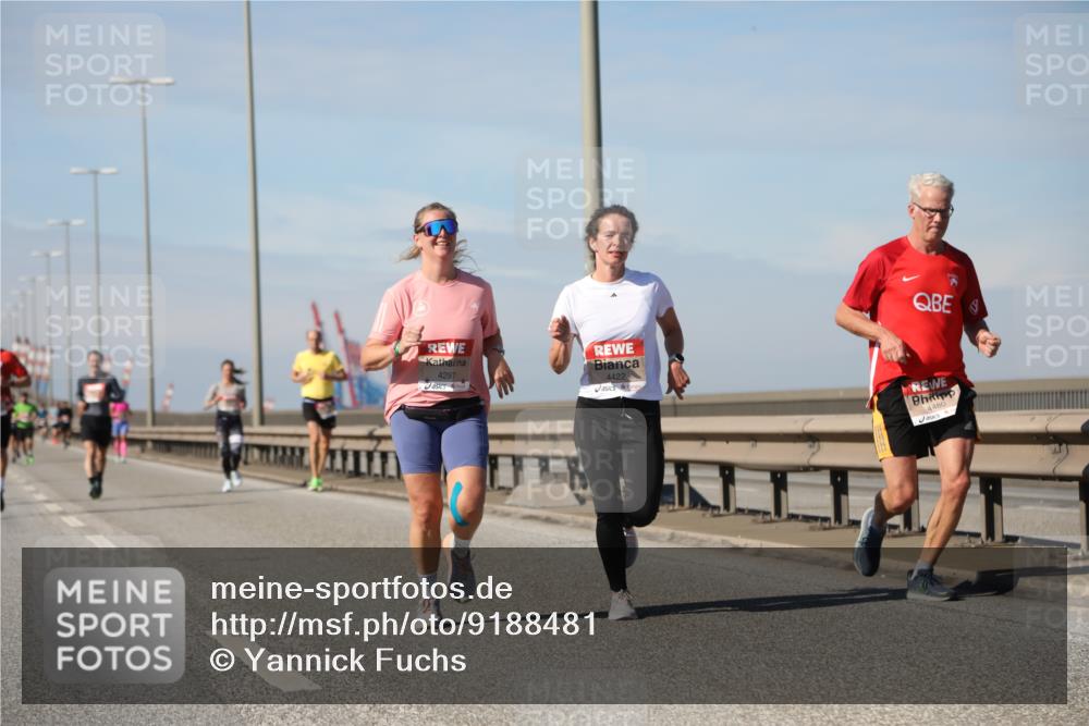 03.10.2025 - Köhlbrandbrückenlauf Yannick Fuchs http://msf.ph/oto/9188481 03.10.2025 11:47:39 Position 3 4422, 4297, 4480 meine-sportfotos.de