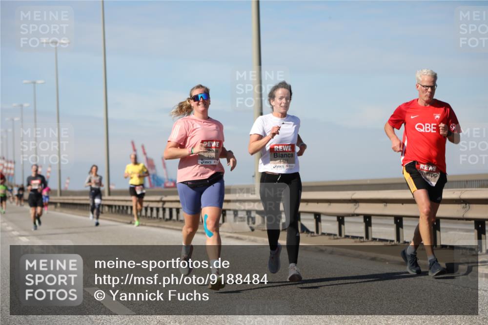 03.10.2025 - Köhlbrandbrückenlauf Yannick Fuchs http://msf.ph/oto/9188484 03.10.2025 11:47:40 Position 3 4201, 4422 meine-sportfotos.de