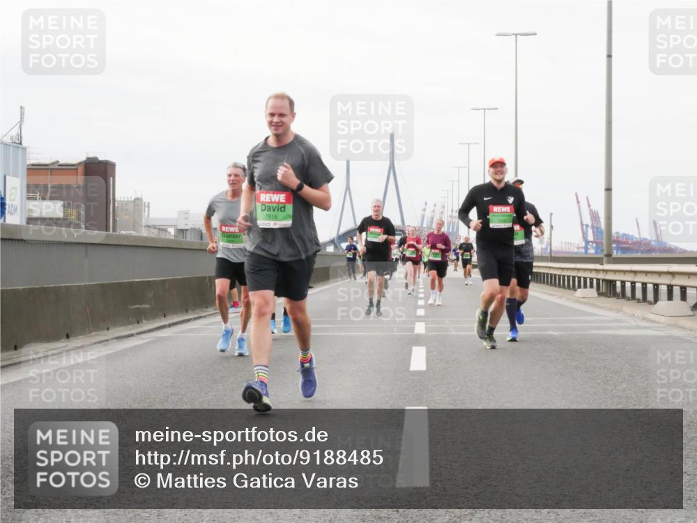 03.10.2025 - Köhlbrandbrückenlauf Matties Gatica Varas http://msf.ph/oto/9188485 03.10.2025 15:54:27 Position 3 7515 meine-sportfotos.de