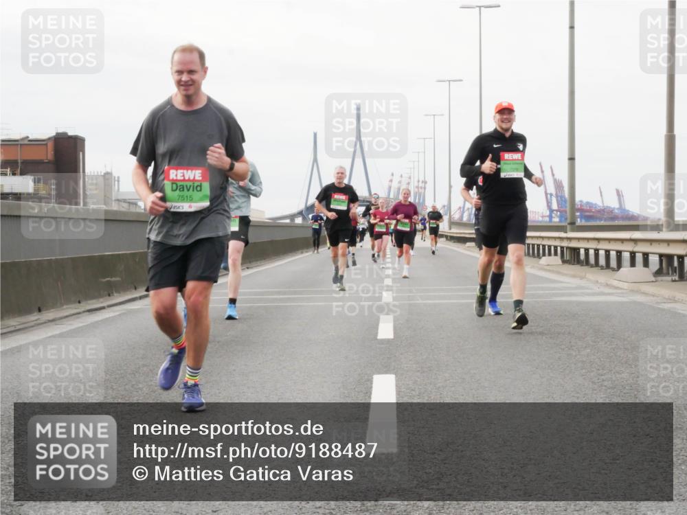 03.10.2025 - Köhlbrandbrückenlauf Matties Gatica Varas http://msf.ph/oto/9188487 03.10.2025 15:54:27 Position 3 7515 meine-sportfotos.de