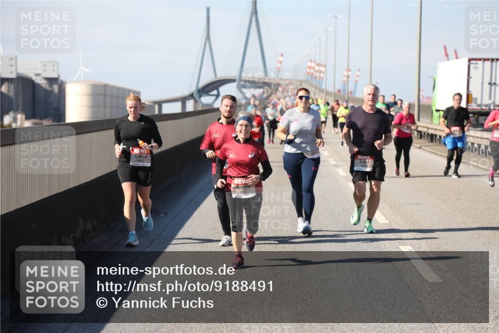 03.10.2025 - Köhlbrandbrückenlauf Yannick Fuchs http://msf.ph/oto/9188491 03.10.2025 12:07:51 Position 3 5482, 4935 meine-sportfotos.de