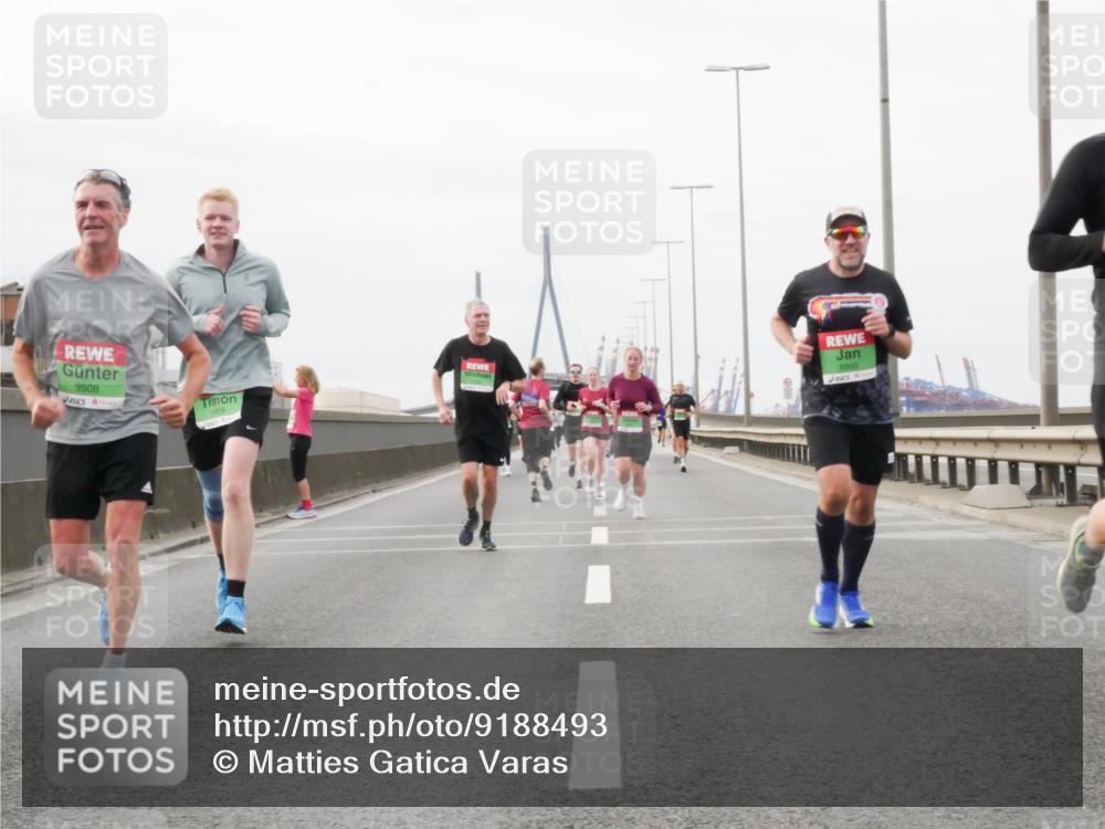 03.10.2025 - Köhlbrandbrückenlauf Matties Gatica Varas http://msf.ph/oto/9188493 03.10.2025 15:54:29 Position 3 9508, 919, 8989 meine-sportfotos.de