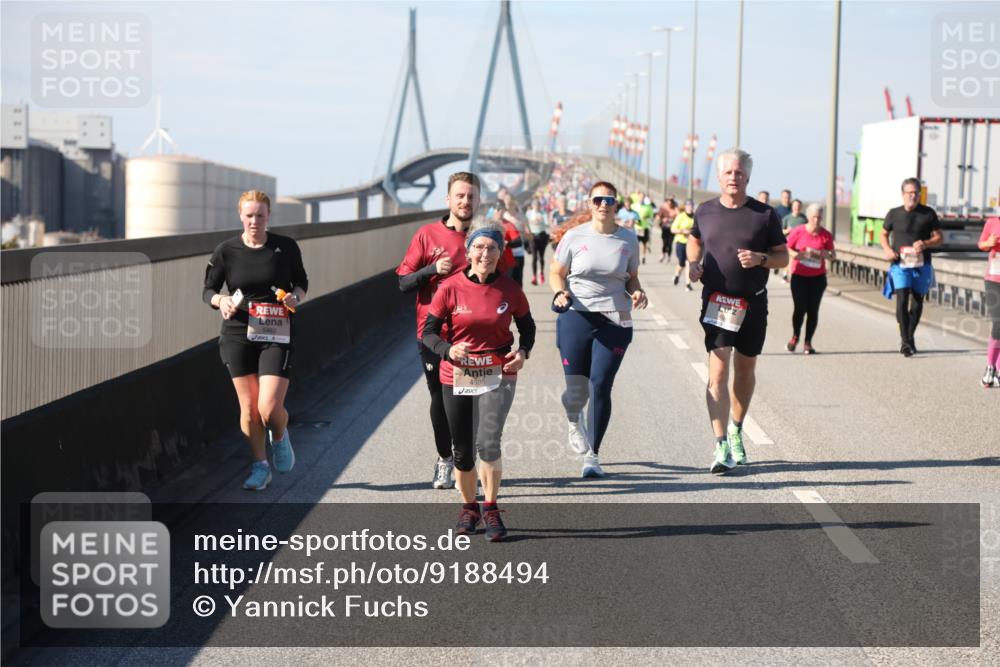 03.10.2025 - Köhlbrandbrückenlauf Yannick Fuchs http://msf.ph/oto/9188494 03.10.2025 12:07:52 Position 3 5482, 4935 meine-sportfotos.de