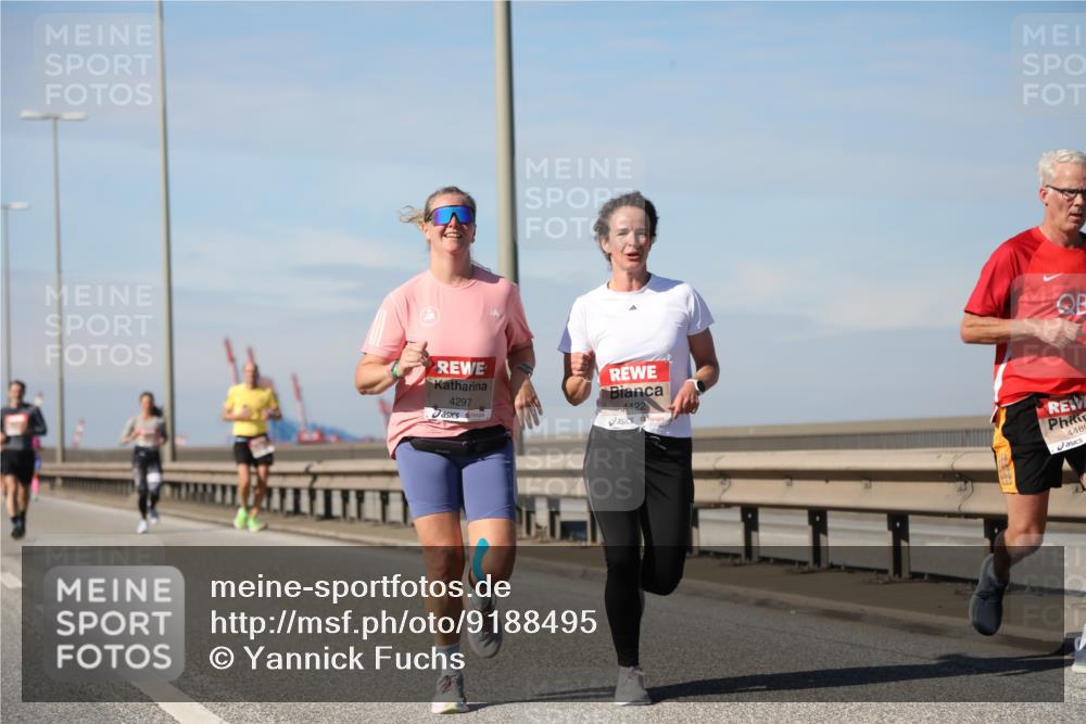 03.10.2025 - Köhlbrandbrückenlauf Yannick Fuchs http://msf.ph/oto/9188495 03.10.2025 11:47:40 Position 3 4297, 4422, 4480 meine-sportfotos.de