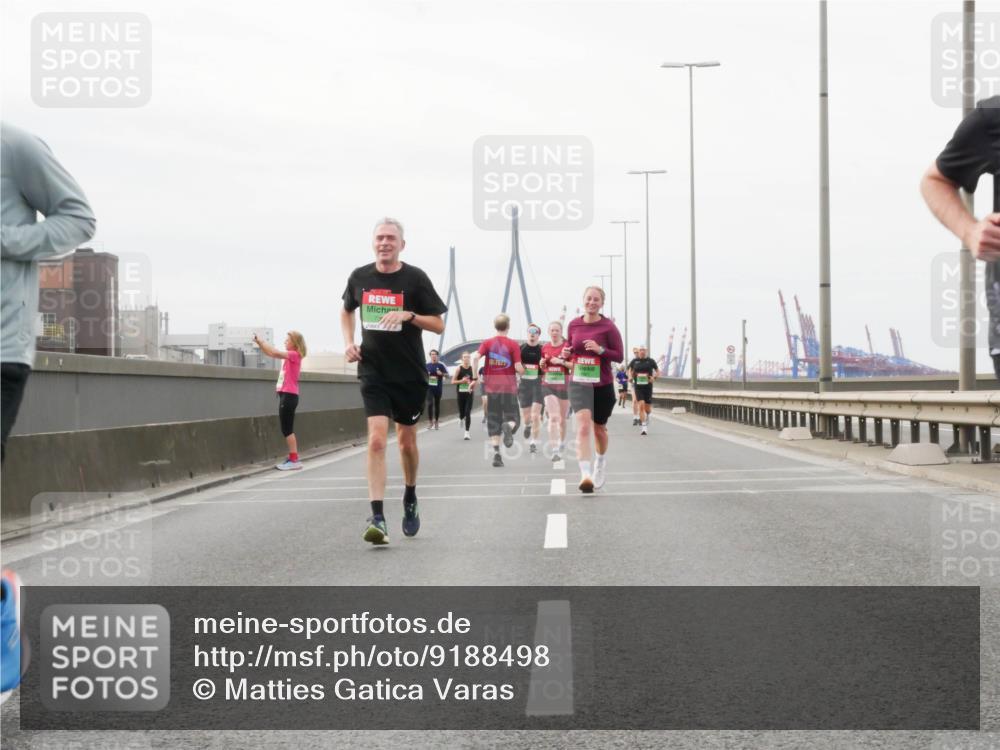 03.10.2025 - Köhlbrandbrückenlauf Matties Gatica Varas http://msf.ph/oto/9188498 03.10.2025 15:54:30 Position 3 12025 meine-sportfotos.de