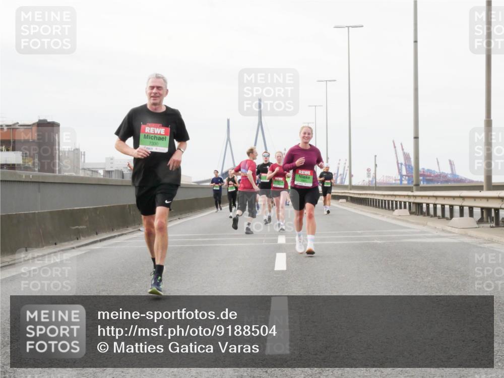 03.10.2025 - Köhlbrandbrückenlauf Matties Gatica Varas http://msf.ph/oto/9188504 03.10.2025 15:54:31 Position 3 7330 meine-sportfotos.de