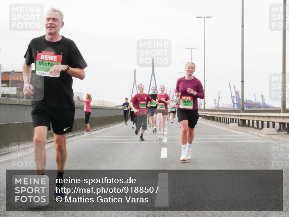 03.10.2025 - Köhlbrandbrückenlauf Matties Gatica Varas http://msf.ph/oto/9188507 03.10.2025 15:54:32 Position 3 733, 7961 meine-sportfotos.de