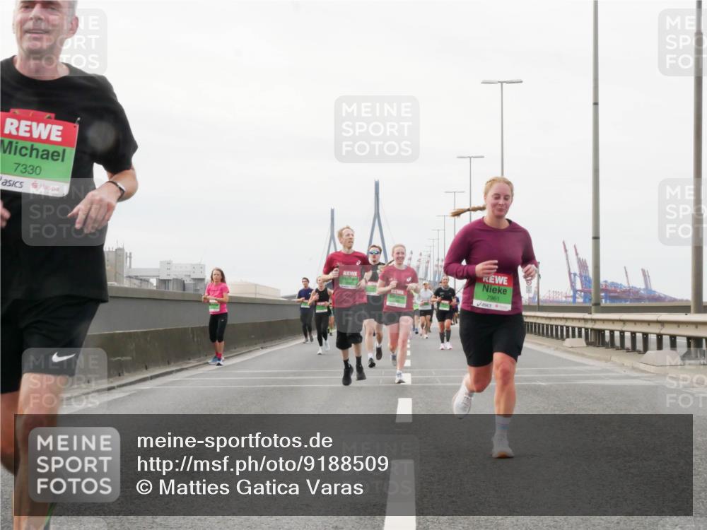 03.10.2025 - Köhlbrandbrückenlauf Matties Gatica Varas http://msf.ph/oto/9188509 03.10.2025 15:54:33 Position 3 7330, 7961 meine-sportfotos.de