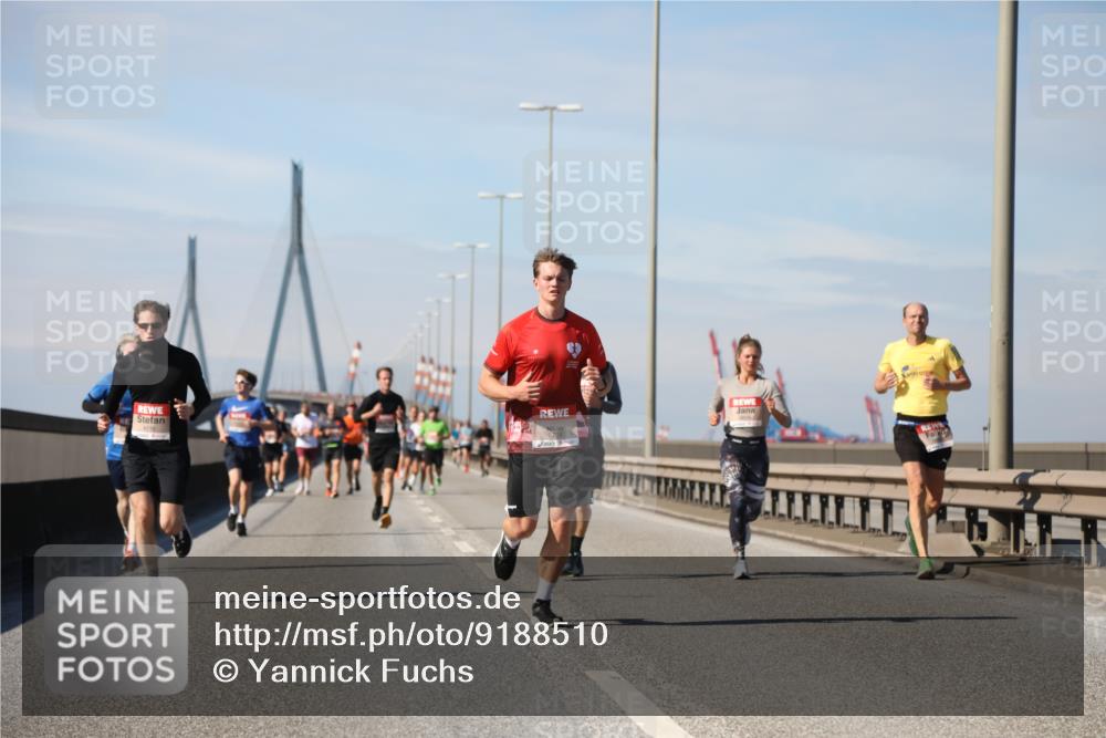 03.10.2025 - Köhlbrandbrückenlauf Yannick Fuchs http://msf.ph/oto/9188510 03.10.2025 11:47:44 Position 3  meine-sportfotos.de