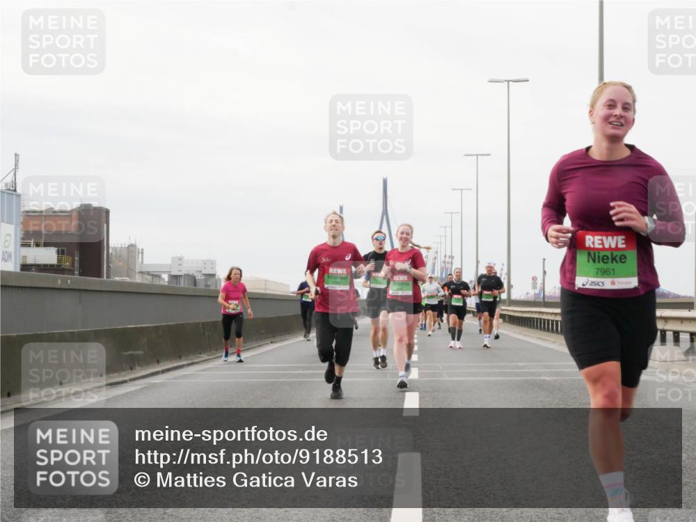 03.10.2025 - Köhlbrandbrückenlauf Matties Gatica Varas http://msf.ph/oto/9188513 03.10.2025 15:54:34 Position 3 7961 meine-sportfotos.de