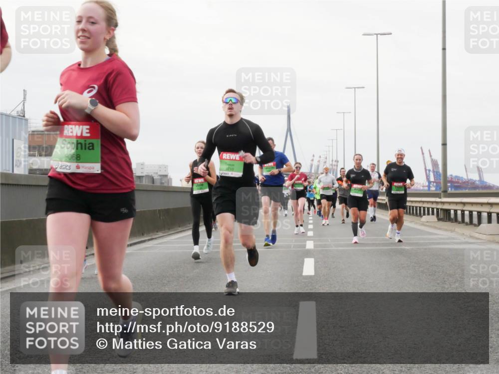 03.10.2025 - Köhlbrandbrückenlauf Matties Gatica Varas http://msf.ph/oto/9188529 03.10.2025 15:54:37 Position 3 9068, 9710 meine-sportfotos.de