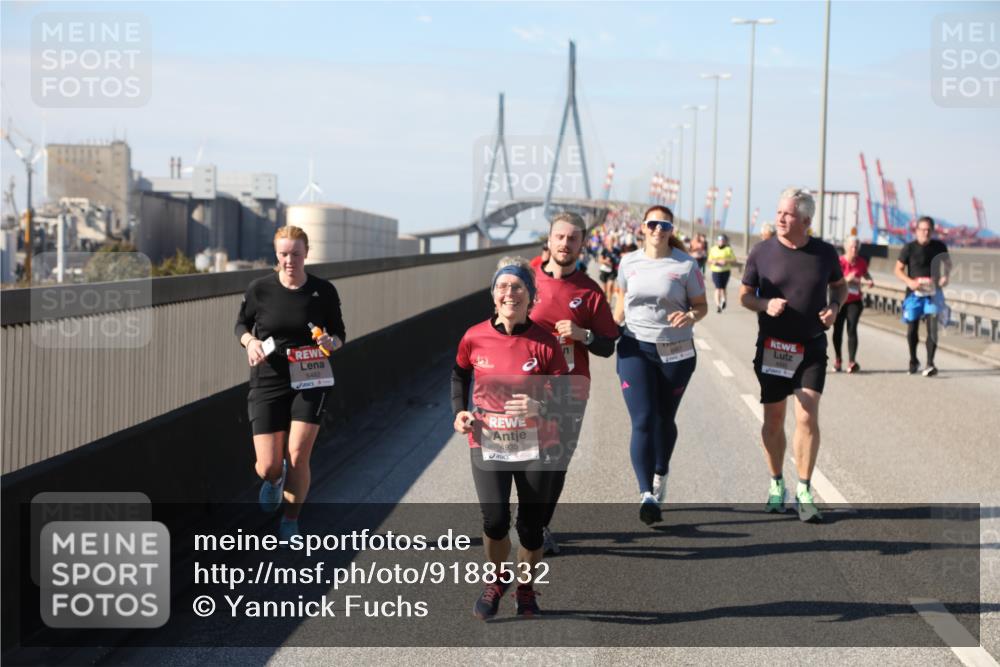 03.10.2025 - Köhlbrandbrückenlauf Yannick Fuchs http://msf.ph/oto/9188532 03.10.2025 12:07:53 Position 3 5482, 4935, 6067 meine-sportfotos.de