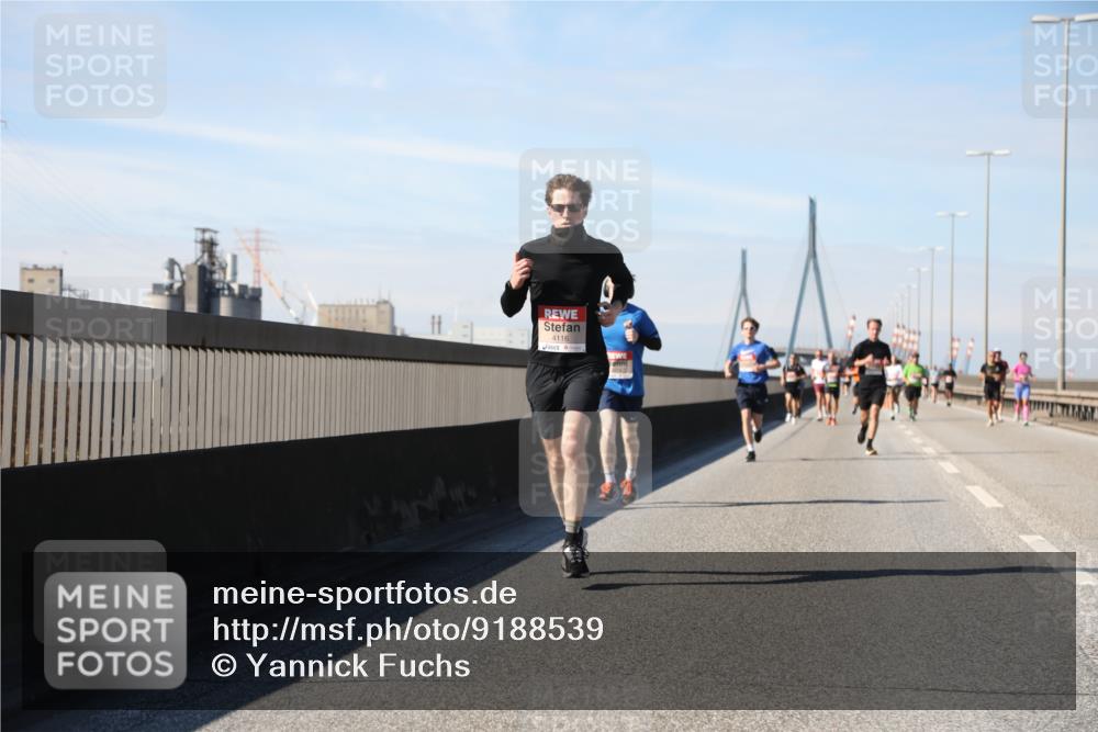 03.10.2025 - Köhlbrandbrückenlauf Yannick Fuchs http://msf.ph/oto/9188539 03.10.2025 11:47:46 Position 3 4116, 214 meine-sportfotos.de