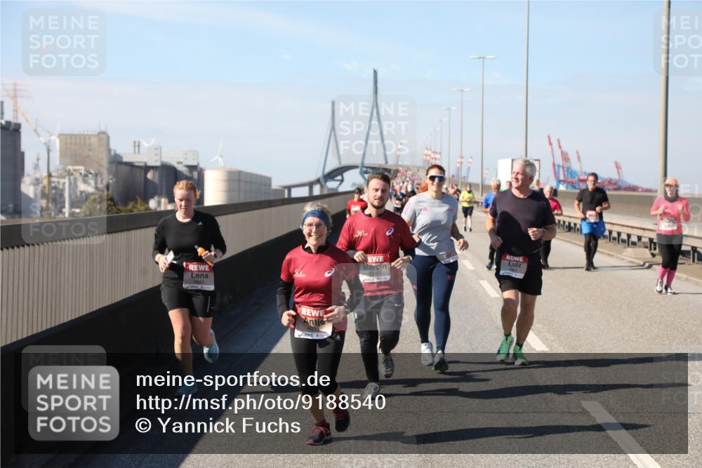 03.10.2025 - Köhlbrandbrückenlauf Yannick Fuchs http://msf.ph/oto/9188540 03.10.2025 12:07:54 Position 3 5482, 5340 meine-sportfotos.de
