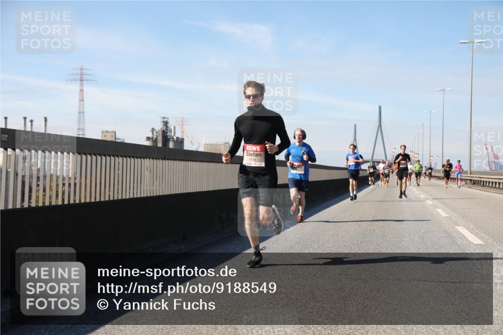 03.10.2025 - Köhlbrandbrückenlauf Yannick Fuchs http://msf.ph/oto/9188549 03.10.2025 11:47:47 Position 3 1300, 4116 meine-sportfotos.de