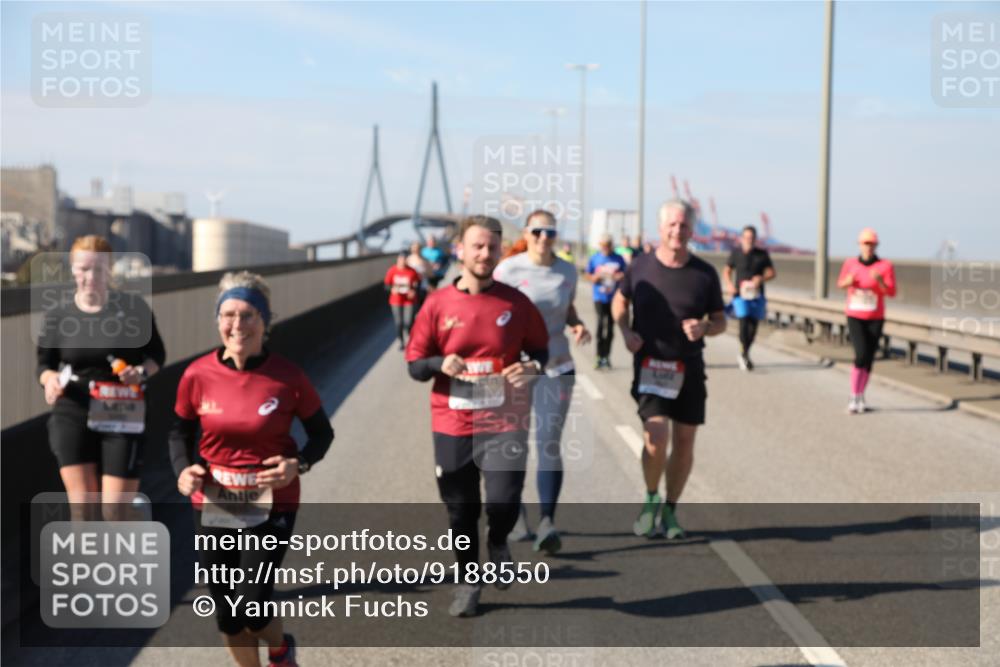 03.10.2025 - Köhlbrandbrückenlauf Yannick Fuchs http://msf.ph/oto/9188550 03.10.2025 12:07:55 Position 3  meine-sportfotos.de