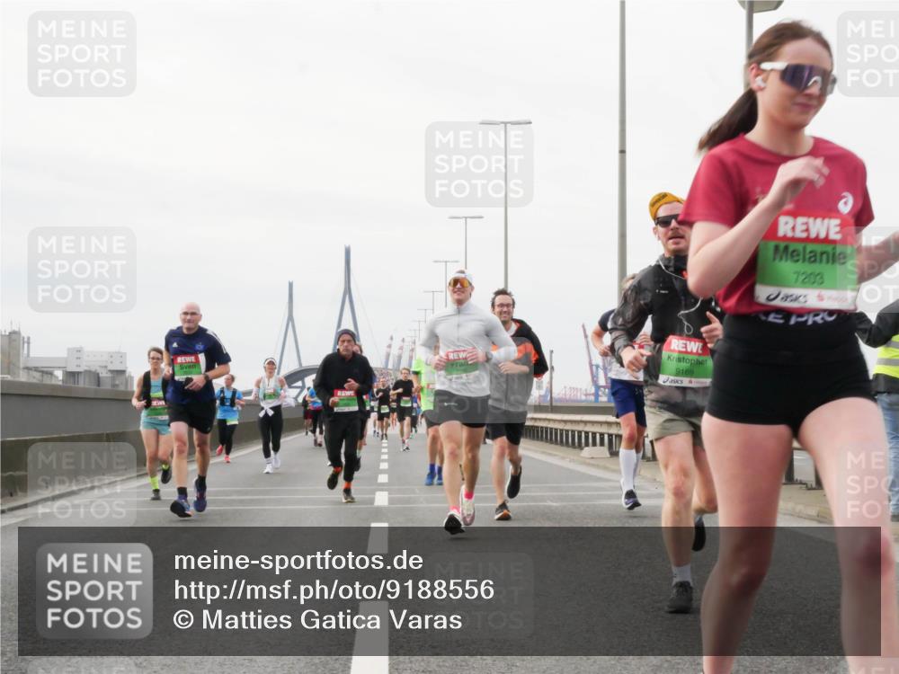 03.10.2025 - Köhlbrandbrückenlauf Matties Gatica Varas http://msf.ph/oto/9188556 03.10.2025 15:54:43 Position 3 9169, 7203 meine-sportfotos.de