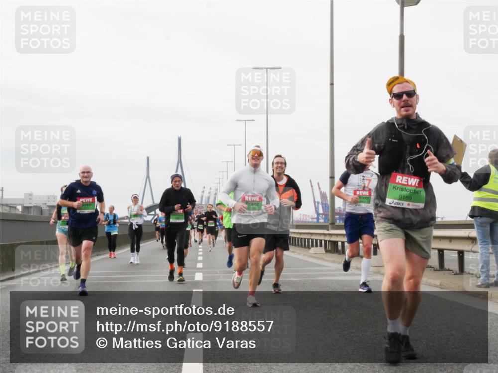 03.10.2025 - Köhlbrandbrückenlauf Matties Gatica Varas http://msf.ph/oto/9188557 03.10.2025 15:54:44 Position 3 9169 meine-sportfotos.de