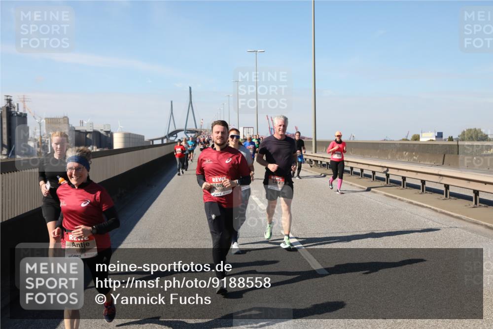 03.10.2025 - Köhlbrandbrückenlauf Yannick Fuchs http://msf.ph/oto/9188558 03.10.2025 12:07:55 Position 3 4935 meine-sportfotos.de