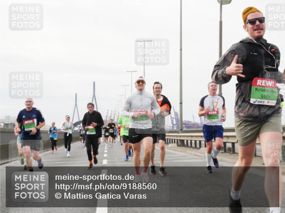 03.10.2025 - Köhlbrandbrückenlauf Matties Gatica Varas http://msf.ph/oto/9188560 03.10.2025 15:54:44 Position 3 20, 9169 meine-sportfotos.de