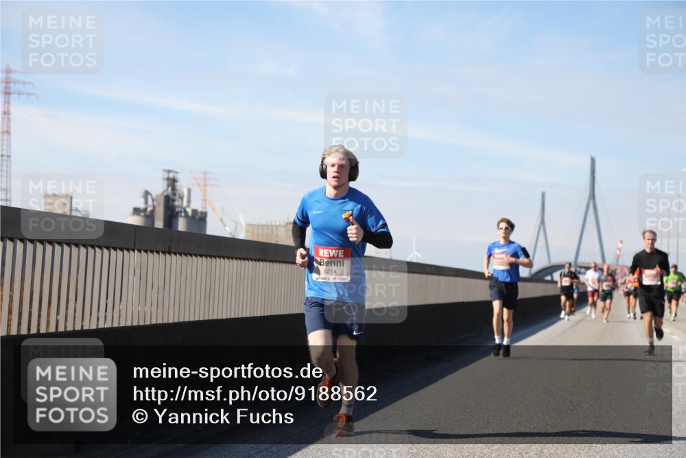 03.10.2025 - Köhlbrandbrückenlauf Yannick Fuchs http://msf.ph/oto/9188562 03.10.2025 11:47:48 Position 3 4214 meine-sportfotos.de