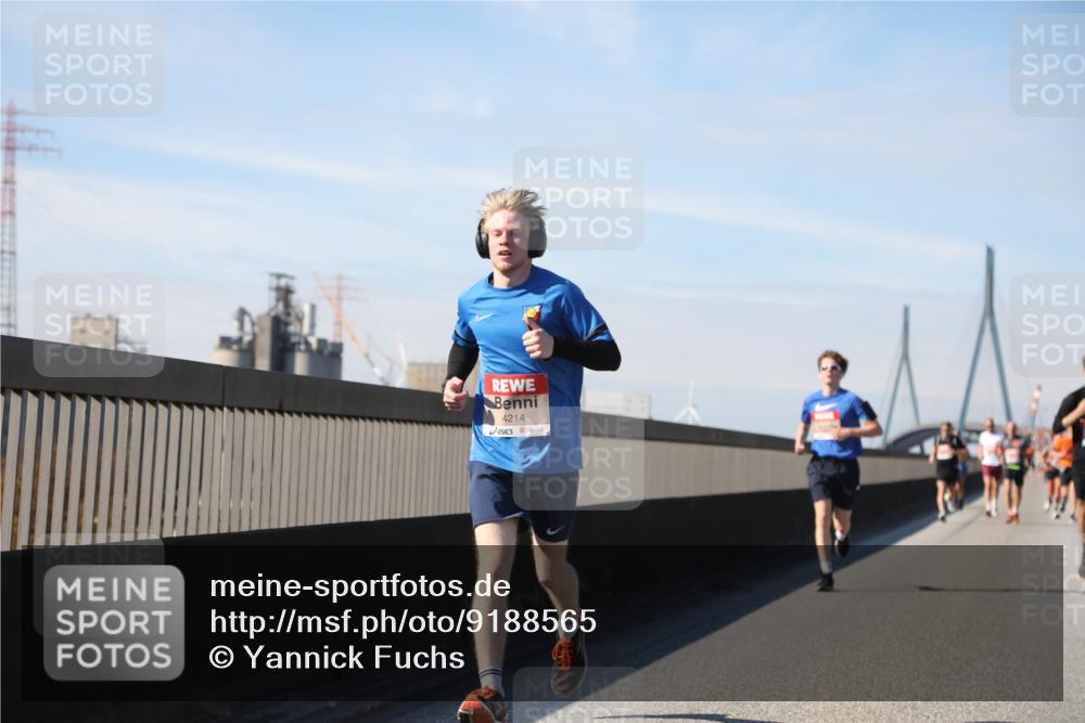 03.10.2025 - Köhlbrandbrückenlauf Yannick Fuchs http://msf.ph/oto/9188565 03.10.2025 11:47:48 Position 3 4214 meine-sportfotos.de