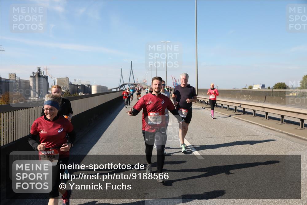 03.10.2025 - Köhlbrandbrückenlauf Yannick Fuchs http://msf.ph/oto/9188566 03.10.2025 12:07:55 Position 3 4935, 5340 meine-sportfotos.de