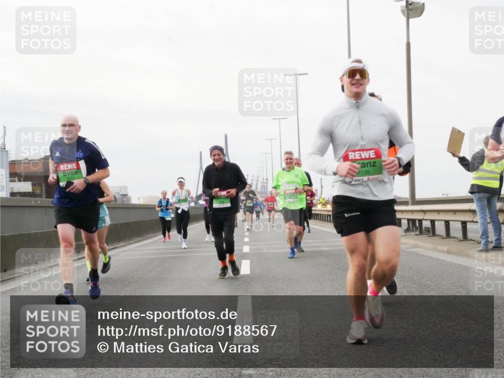 03.10.2025 - Köhlbrandbrückenlauf Matties Gatica Varas http://msf.ph/oto/9188567 03.10.2025 15:54:46 Position 3 7533, 7126 meine-sportfotos.de