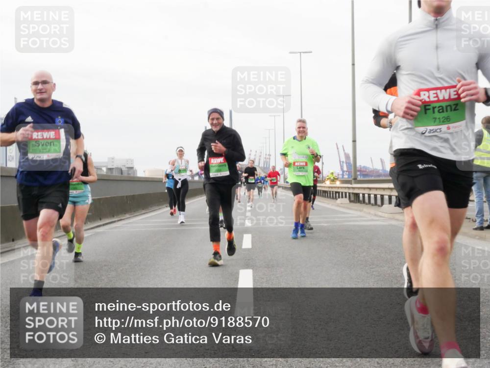 03.10.2025 - Köhlbrandbrückenlauf Matties Gatica Varas http://msf.ph/oto/9188570 03.10.2025 15:54:46 Position 3 7533, 7126 meine-sportfotos.de