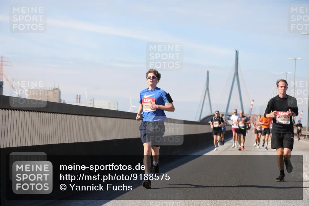 03.10.2025 - Köhlbrandbrückenlauf Yannick Fuchs http://msf.ph/oto/9188575 03.10.2025 11:47:50 Position 3 672, 4055 meine-sportfotos.de