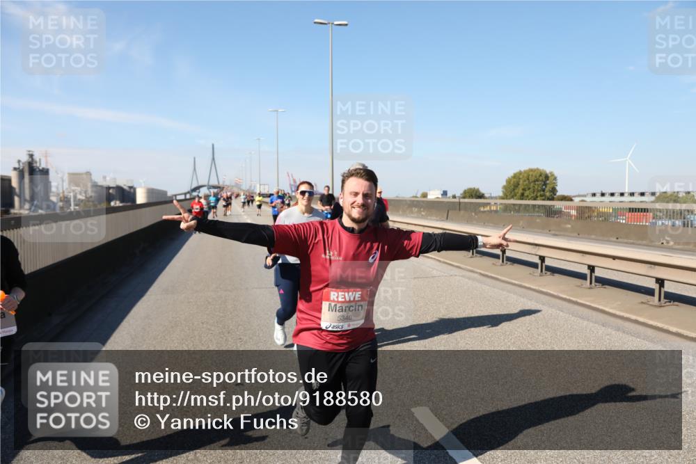 03.10.2025 - Köhlbrandbrückenlauf Yannick Fuchs http://msf.ph/oto/9188580 03.10.2025 12:07:56 Position 3 5340 meine-sportfotos.de