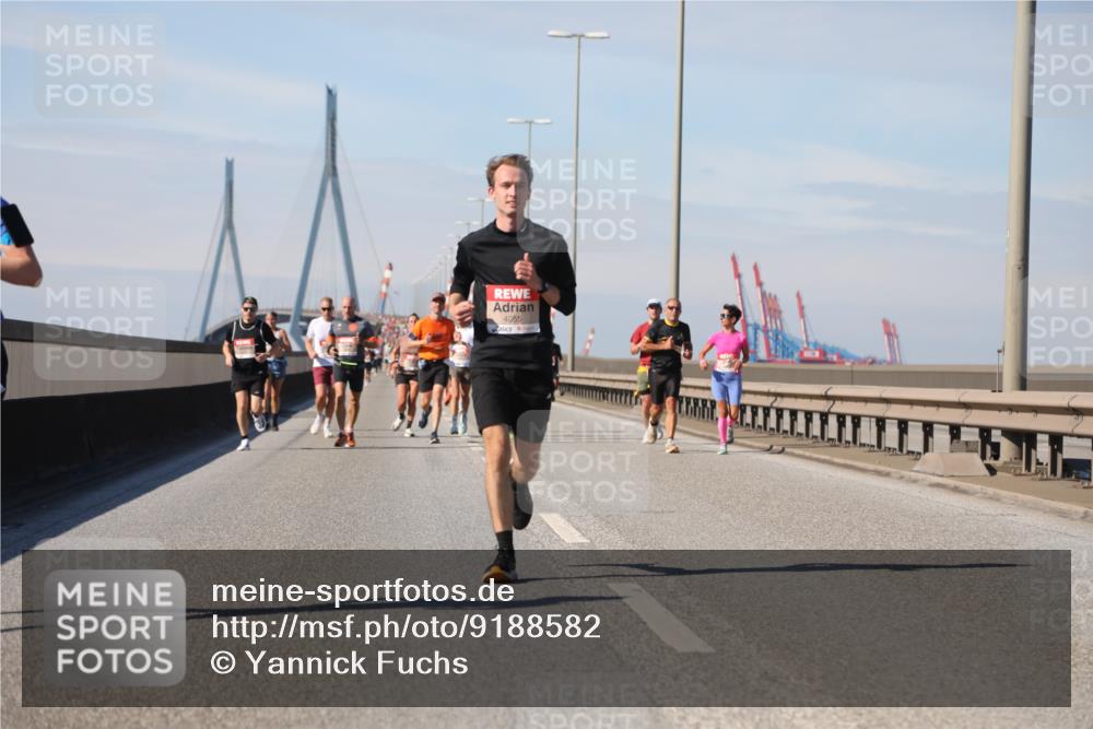 03.10.2025 - Köhlbrandbrückenlauf Yannick Fuchs http://msf.ph/oto/9188582 03.10.2025 11:47:51 Position 3 4055 meine-sportfotos.de