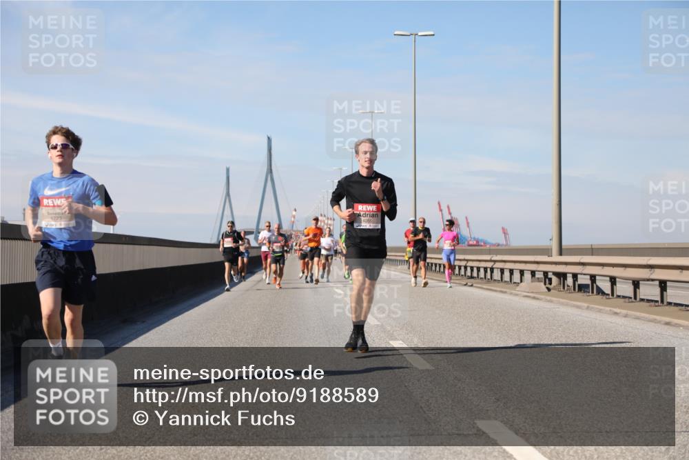 03.10.2025 - Köhlbrandbrückenlauf Yannick Fuchs http://msf.ph/oto/9188589 03.10.2025 11:47:51 Position 3 6723, 4055 meine-sportfotos.de