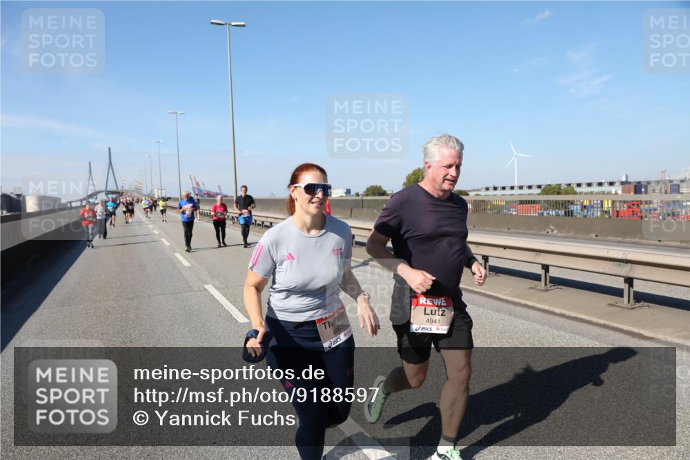 03.10.2025 - Köhlbrandbrückenlauf Yannick Fuchs http://msf.ph/oto/9188597 03.10.2025 12:07:57 Position 3 6067, 4941 meine-sportfotos.de