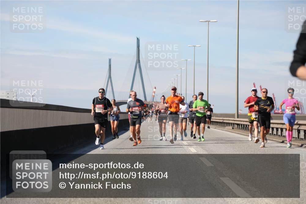 03.10.2025 - Köhlbrandbrückenlauf Yannick Fuchs http://msf.ph/oto/9188604 03.10.2025 11:47:53 Position 3  meine-sportfotos.de
