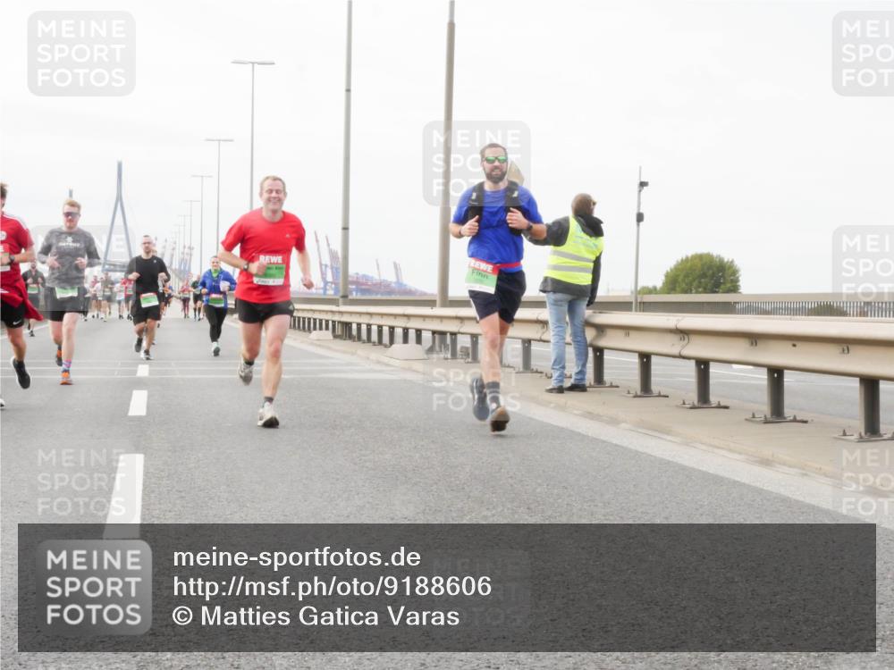 03.10.2025 - Köhlbrandbrückenlauf Matties Gatica Varas http://msf.ph/oto/9188606 03.10.2025 15:54:55 Position 3  meine-sportfotos.de