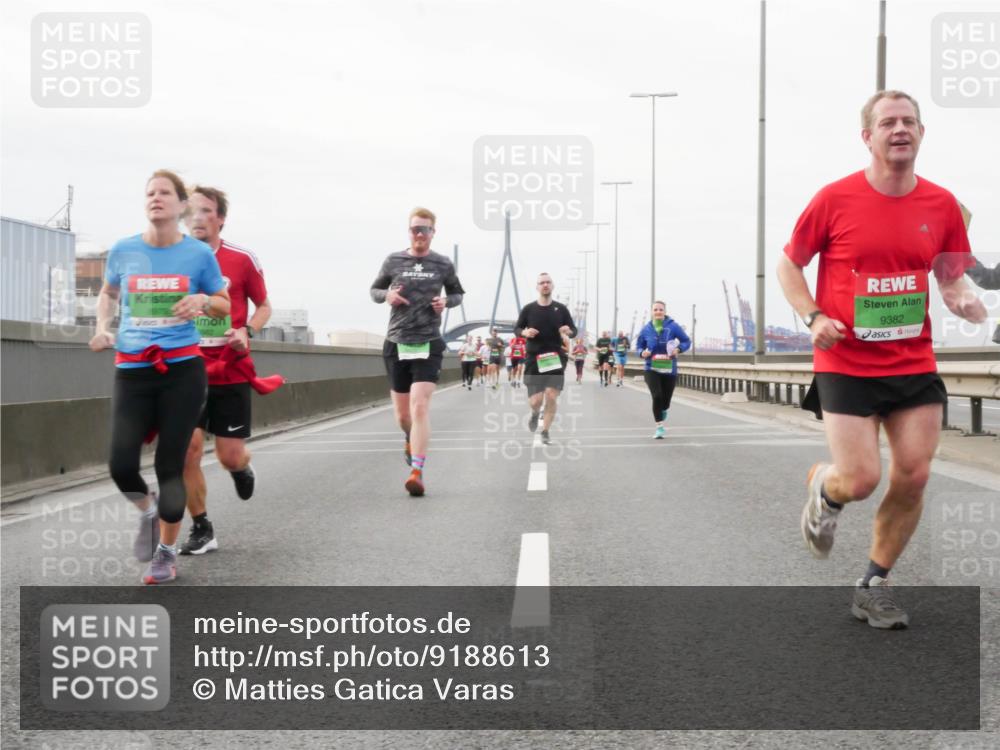 03.10.2025 - Köhlbrandbrückenlauf Matties Gatica Varas http://msf.ph/oto/9188613 03.10.2025 15:54:56 Position 3 9382 meine-sportfotos.de