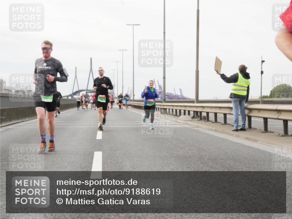 03.10.2025 - Köhlbrandbrückenlauf Matties Gatica Varas http://msf.ph/oto/9188619 03.10.2025 15:54:57 Position 3 9420 meine-sportfotos.de