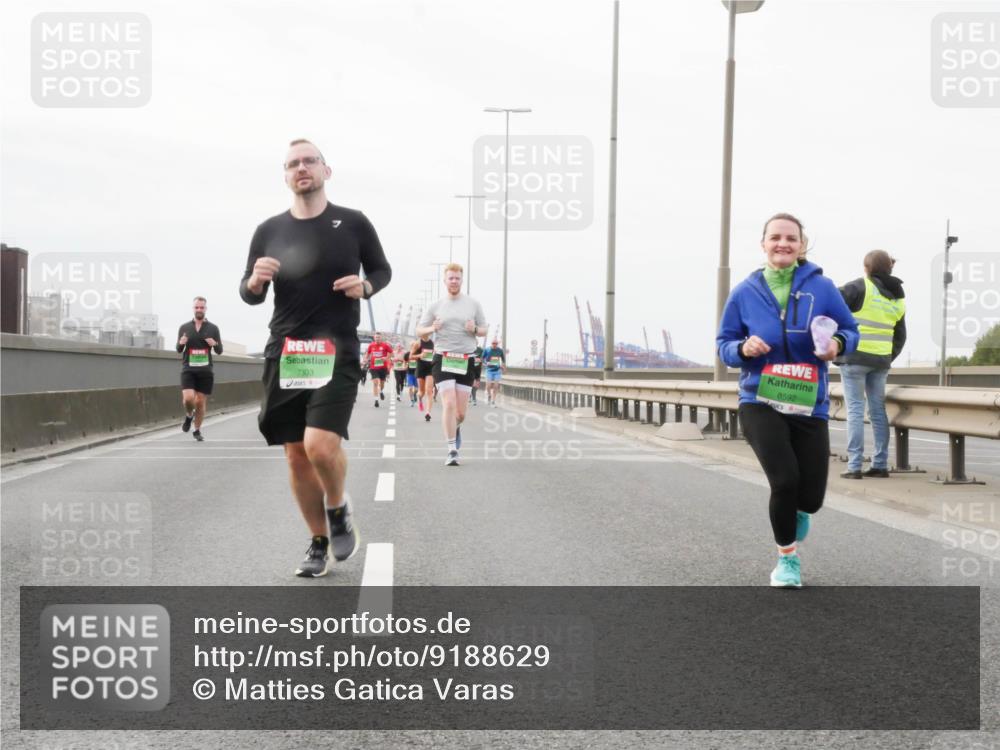 03.10.2025 - Köhlbrandbrückenlauf Matties Gatica Varas http://msf.ph/oto/9188629 03.10.2025 15:55:00 Position 3 7303, 8592 meine-sportfotos.de