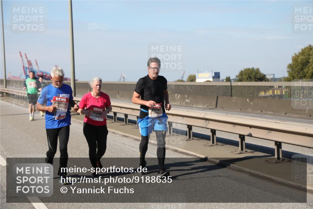 03.10.2025 - Köhlbrandbrückenlauf Yannick Fuchs http://msf.ph/oto/9188635 03.10.2025 12:08:00 Position 3 5077, 5074, 5463 meine-sportfotos.de