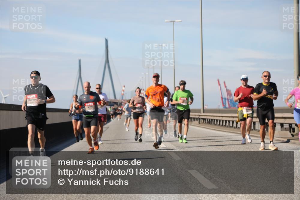 03.10.2025 - Köhlbrandbrückenlauf Yannick Fuchs http://msf.ph/oto/9188641 03.10.2025 11:47:55 Position 3 5245, 5670 meine-sportfotos.de