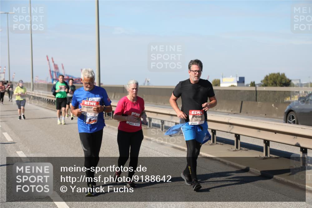 03.10.2025 - Köhlbrandbrückenlauf Yannick Fuchs http://msf.ph/oto/9188642 03.10.2025 12:08:00 Position 3 5077, 5463 meine-sportfotos.de