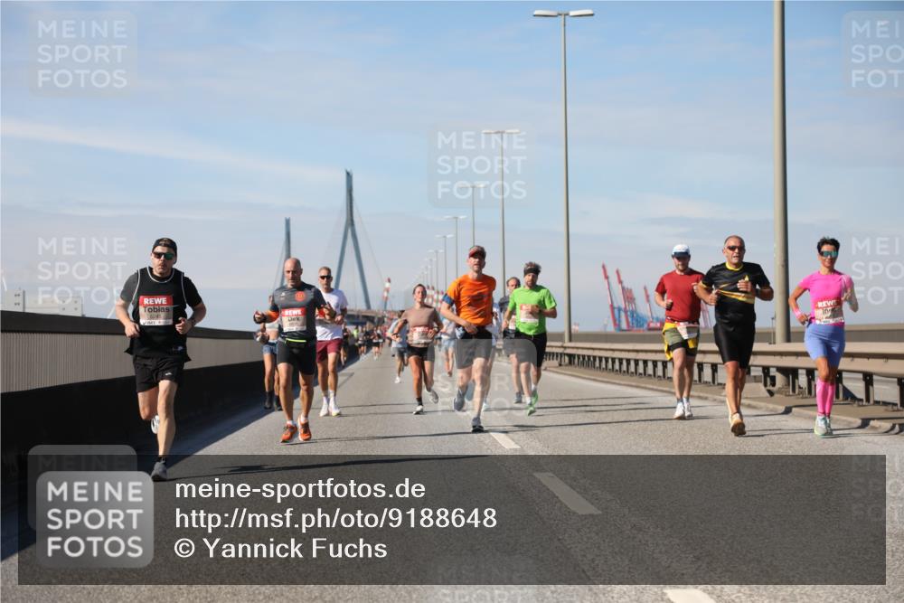 03.10.2025 - Köhlbrandbrückenlauf Yannick Fuchs http://msf.ph/oto/9188648 03.10.2025 11:47:55 Position 3  meine-sportfotos.de