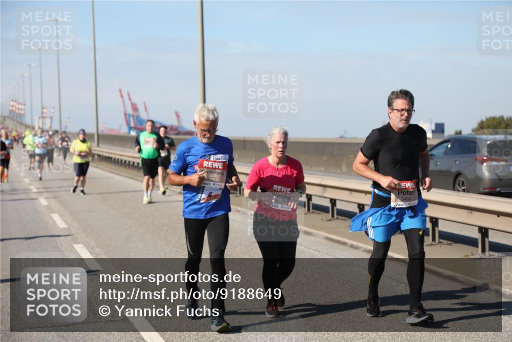 03.10.2025 - Köhlbrandbrückenlauf Yannick Fuchs http://msf.ph/oto/9188649 03.10.2025 12:08:01 Position 3 5077, 5074, 5463 meine-sportfotos.de
