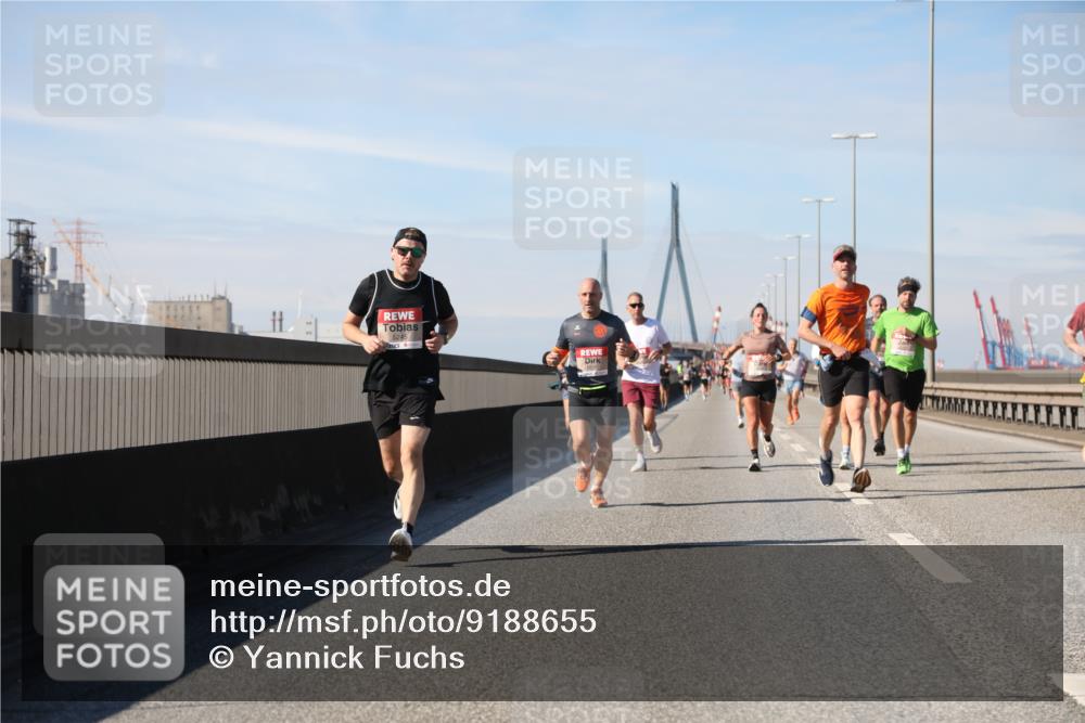 03.10.2025 - Köhlbrandbrückenlauf Yannick Fuchs http://msf.ph/oto/9188655 03.10.2025 11:47:56 Position 3 5245 meine-sportfotos.de