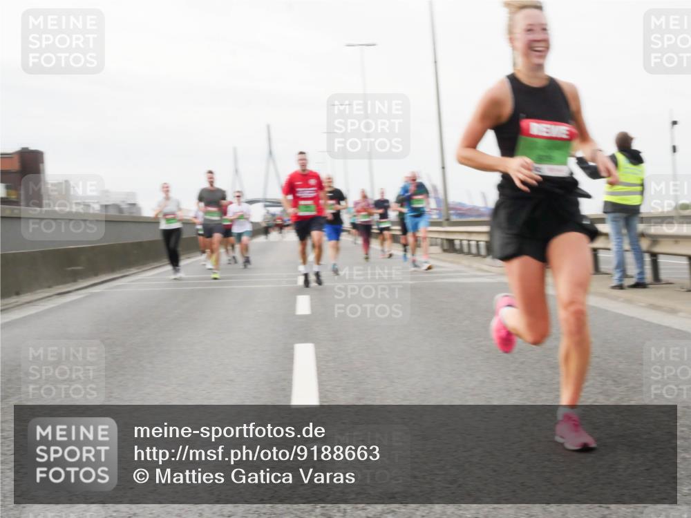 03.10.2025 - Köhlbrandbrückenlauf Matties Gatica Varas http://msf.ph/oto/9188663 03.10.2025 15:55:07 Position 3  meine-sportfotos.de