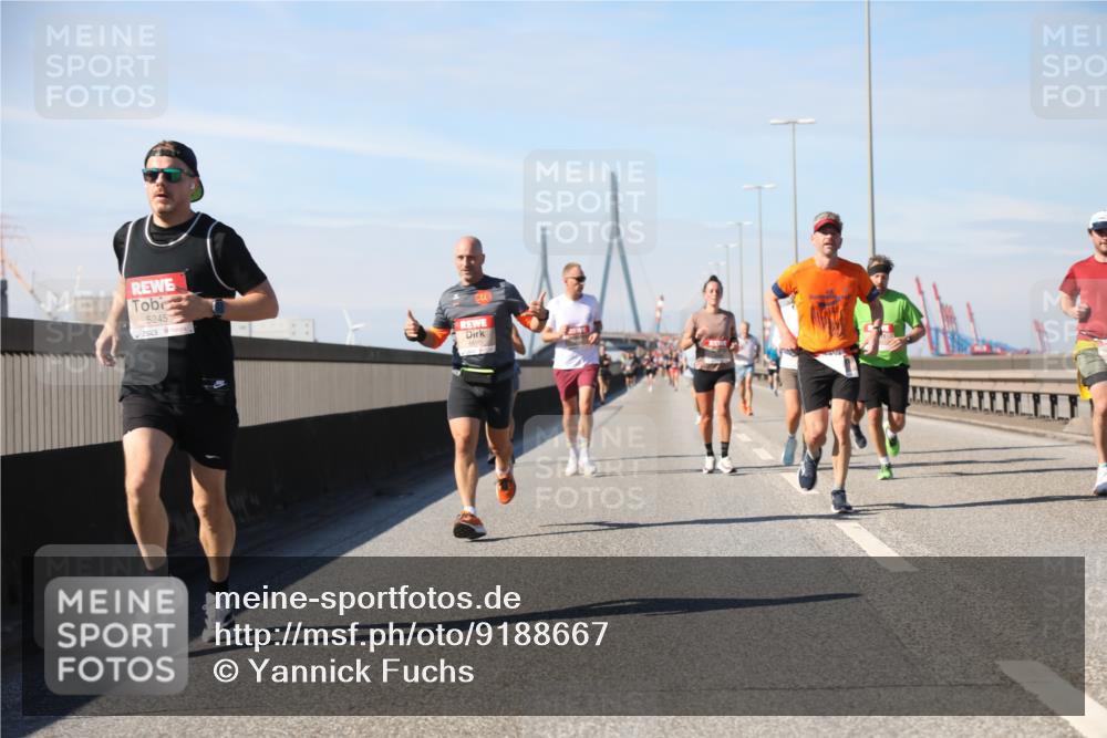 03.10.2025 - Köhlbrandbrückenlauf Yannick Fuchs http://msf.ph/oto/9188667 03.10.2025 11:47:57 Position 3 5245, 5670 meine-sportfotos.de